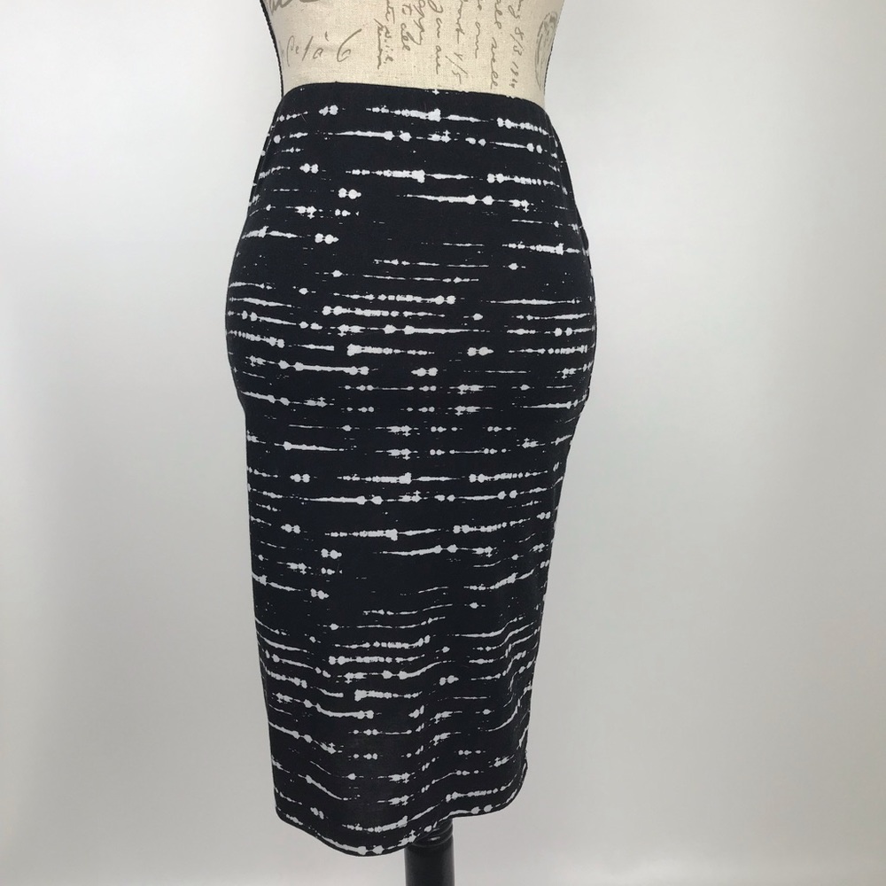 Patterned Pencil Skirt
